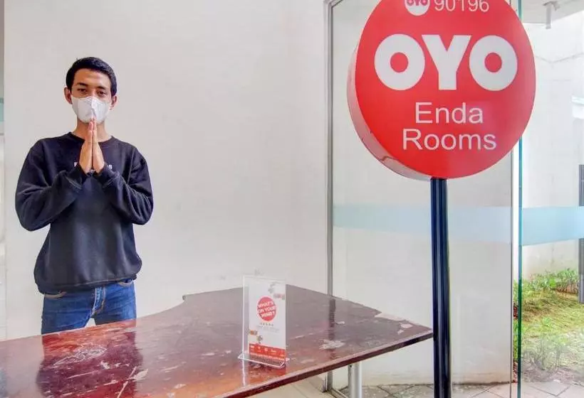 هتل Oyo 90196 Enda Rooms