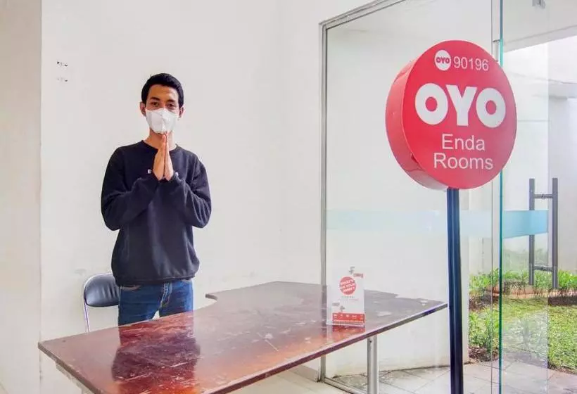 هتل Oyo 90196 Enda Rooms