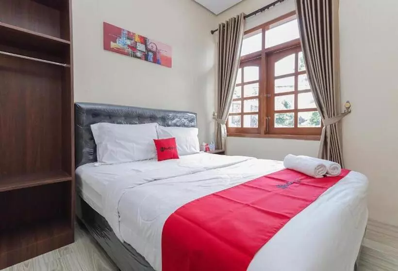 Hotelli Reddoorz At Wr Supratman Batu