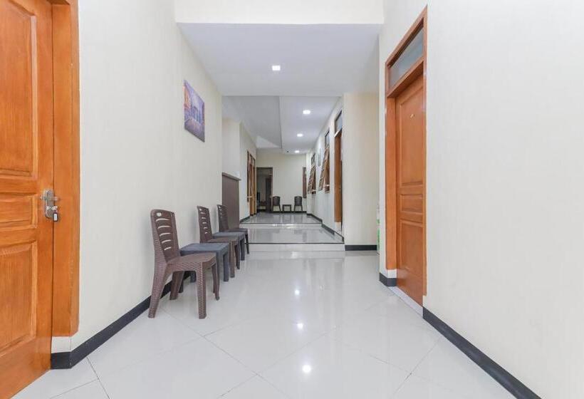 Hotel Reddoorz At Wr Supratman Batu