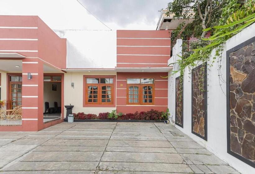 Hotel Reddoorz At Wr Supratman Batu