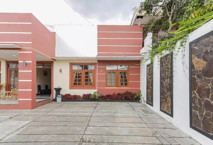 Hotelli Reddoorz At Wr Supratman Batu