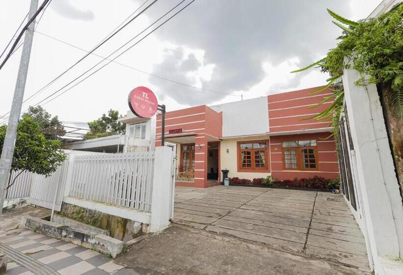 Hotel Reddoorz At Wr Supratman Batu