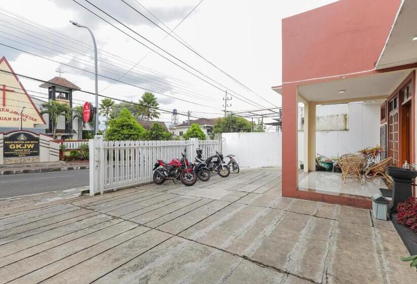 Hotel Reddoorz At Wr Supratman Batu