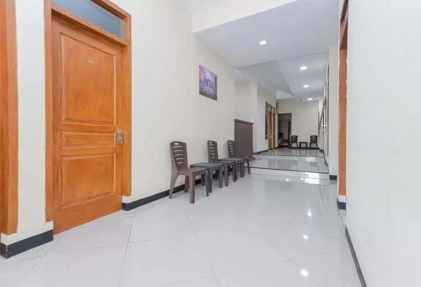Hotelli Reddoorz At Wr Supratman Batu
