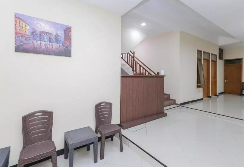 Hotelli Reddoorz At Wr Supratman Batu