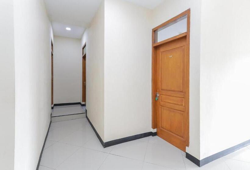 Hotel Reddoorz At Wr Supratman Batu