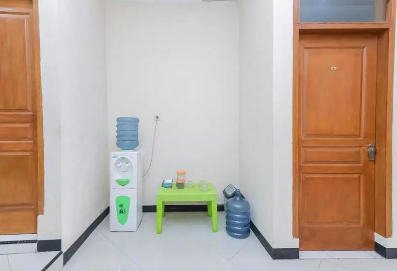 Hotelli Reddoorz At Wr Supratman Batu