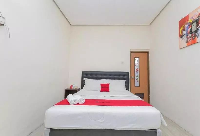 Hotelli Reddoorz At Wr Supratman Batu