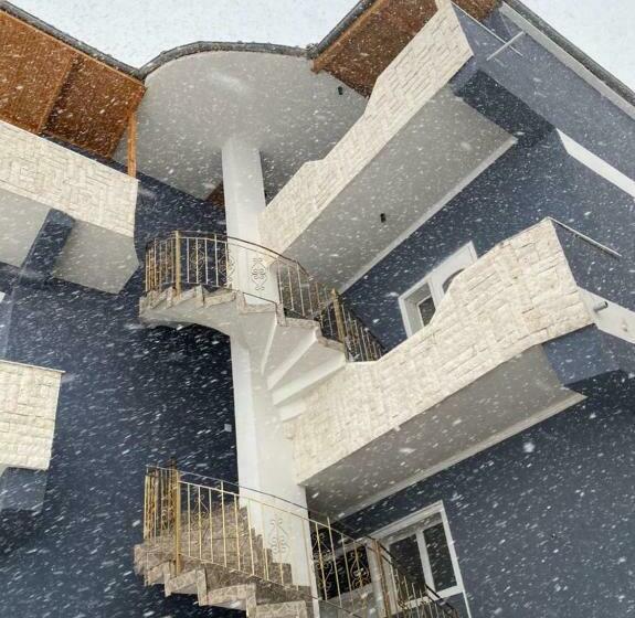 پانسیون Villa Elear