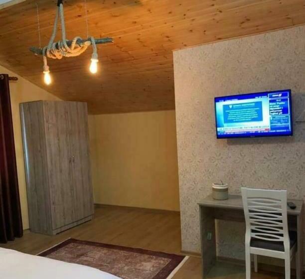 پانسیون Villa Elear