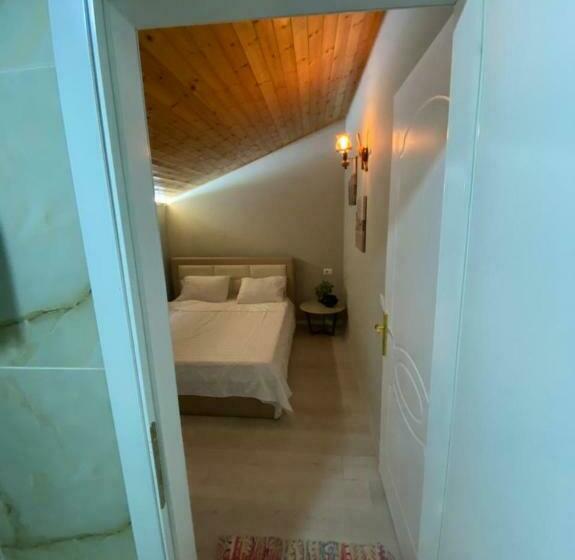 پانسیون Villa Elear