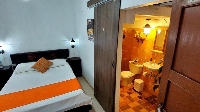 پانسیون Santander Aleman Hostel