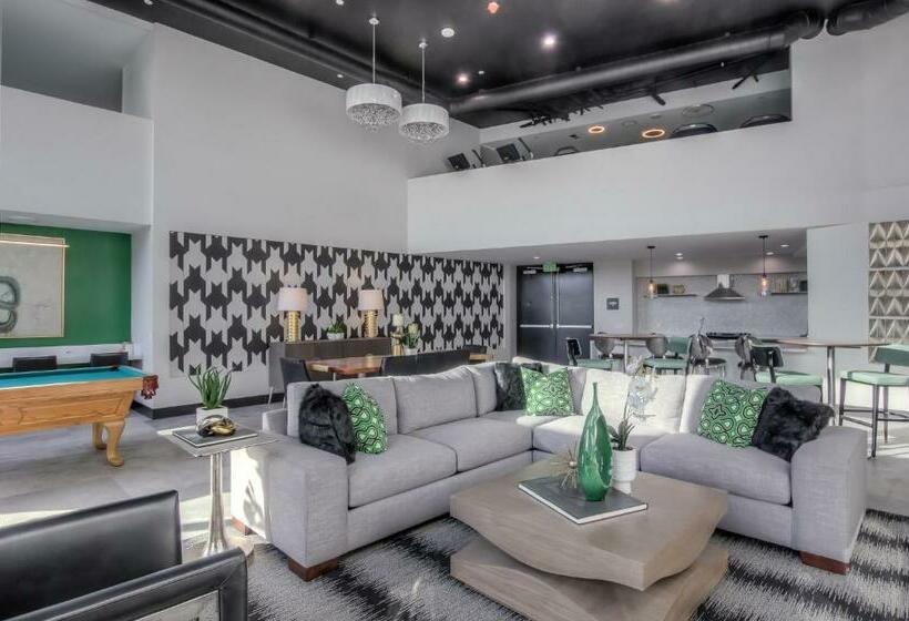 Suitesrus Apart  At Miracle Mile