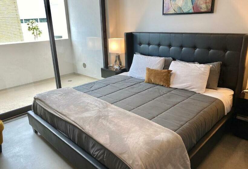 Suitesrus Apart  At Miracle Mile