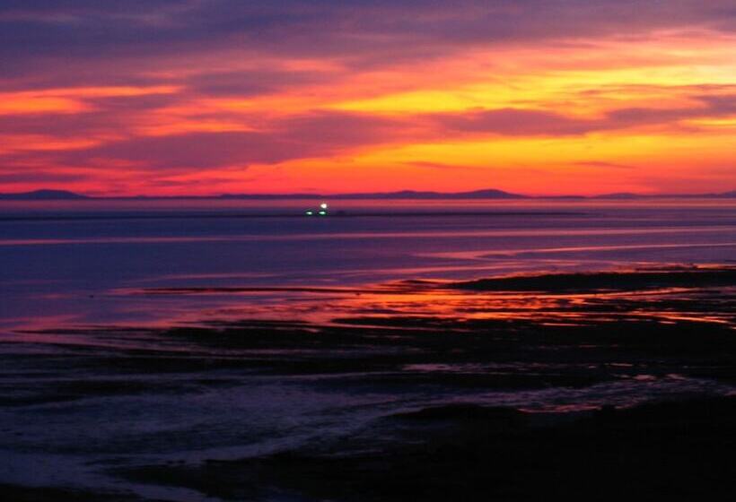 Hostel Dungeness Bay Cottages