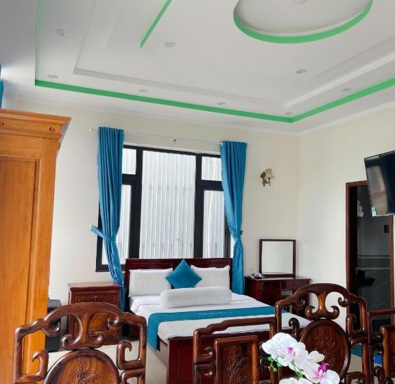 Anh Tuấn Hotel & Coffee   Pleiku, Gia Lai