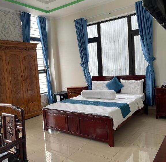 Anh Tuấn Hotel & Coffee   Pleiku, Gia Lai