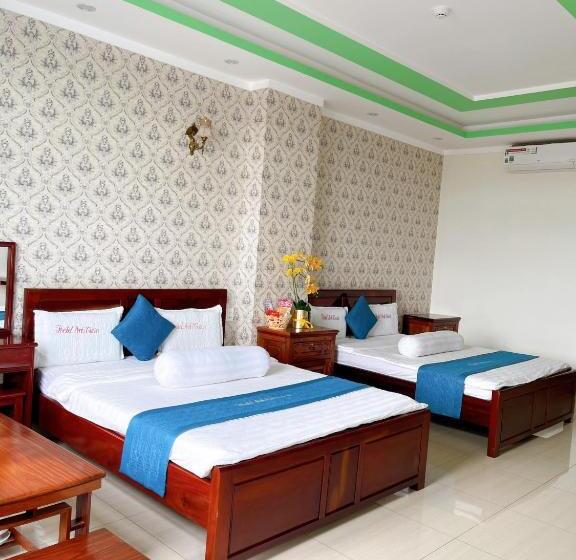 Anh Tuấn Hotel & Coffee   Pleiku, Gia Lai