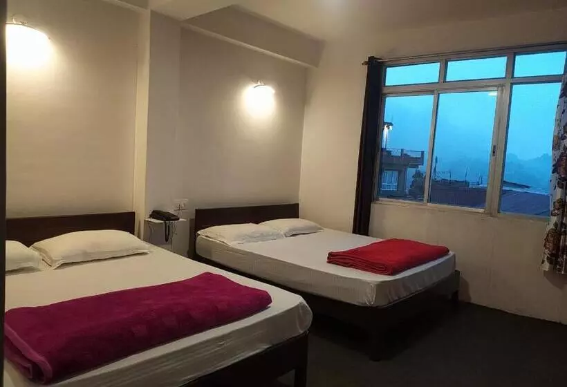 Hotel Ava Inn