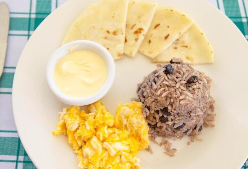 Hotel Confort Arenal