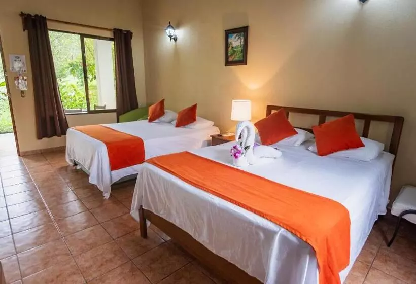 Hotelli Confort Arenal