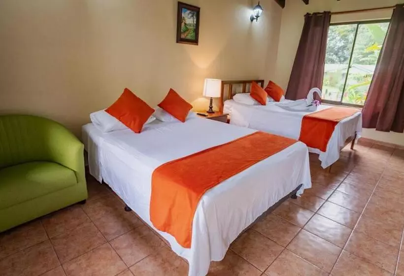 Hotelli Confort Arenal