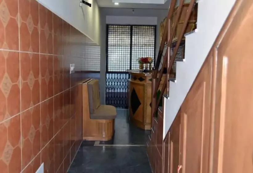 هتل Goroomgo Shabari Gate Bengaluru