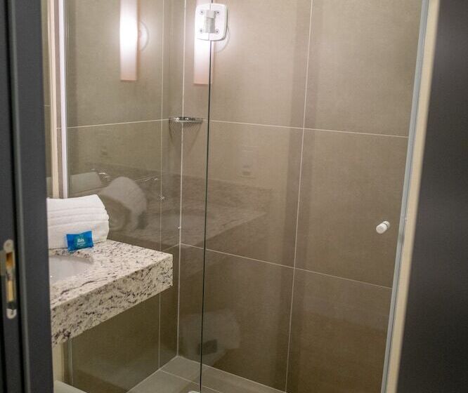 Hotel Ibis Budget Leme Sp