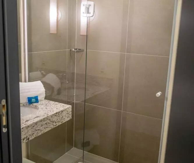 Hotelli Ibis Budget Leme Sp