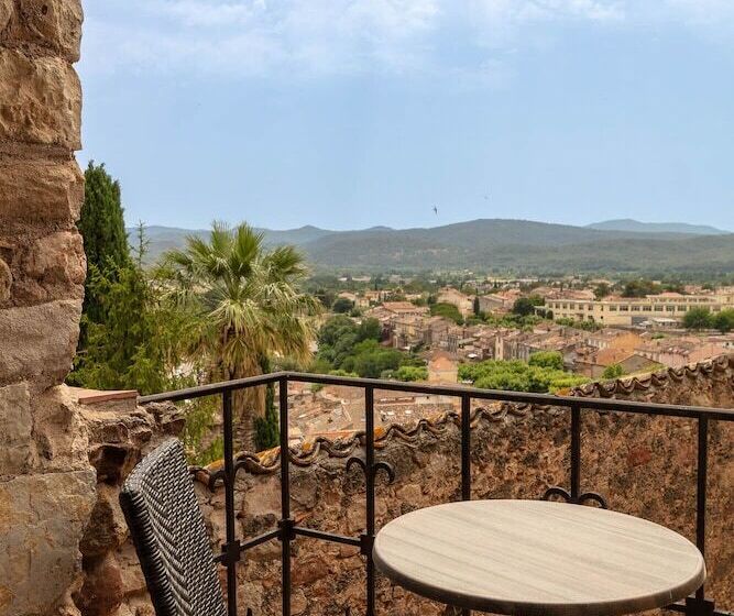 هتل Le Chateau D Argens