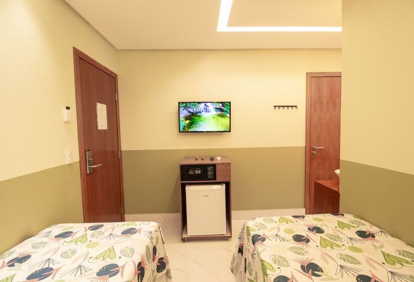 هتل Pousada Flores Do Carmo