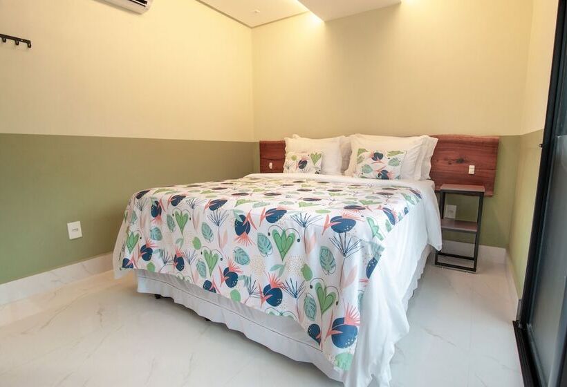 هتل Pousada Flores Do Carmo