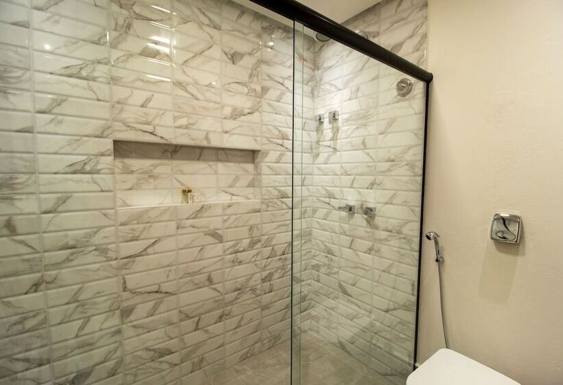 هتل Pousada Flores Do Carmo