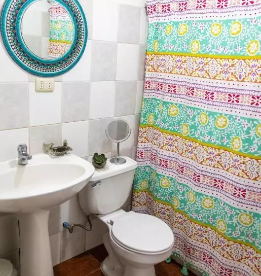 Majatalo Hostal La Casita Del Bajo