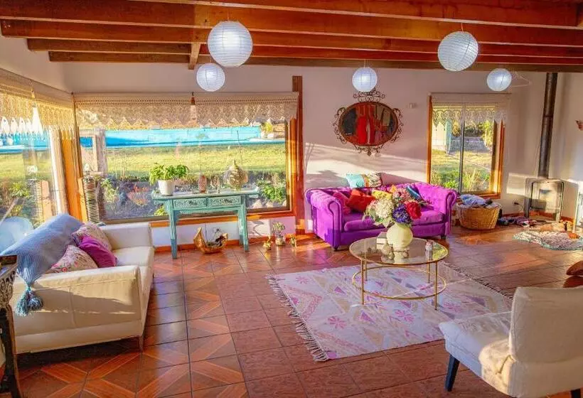 Majatalo Hostal La Casita Del Bajo