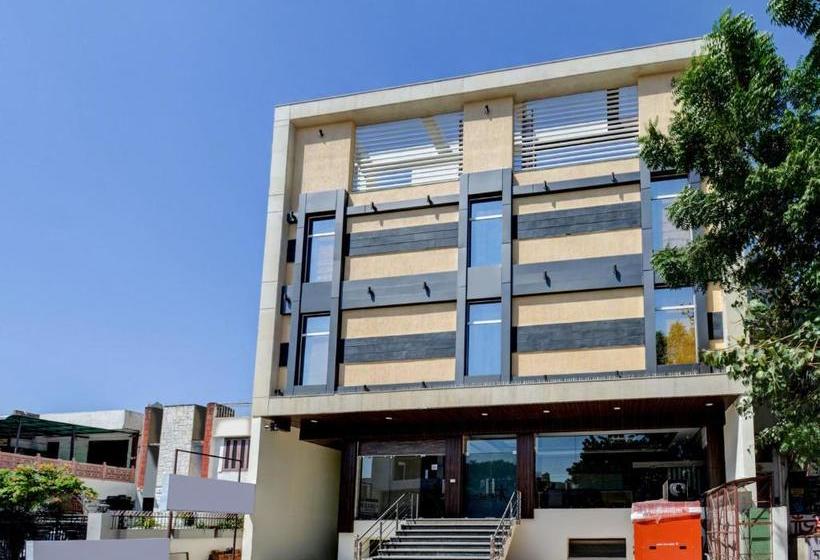 Hotel Oyo 76830 Dutta Residency