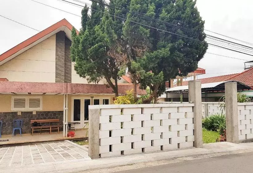 Hotelli Oyo 90138 Dear Darlin Villa  Family Stay