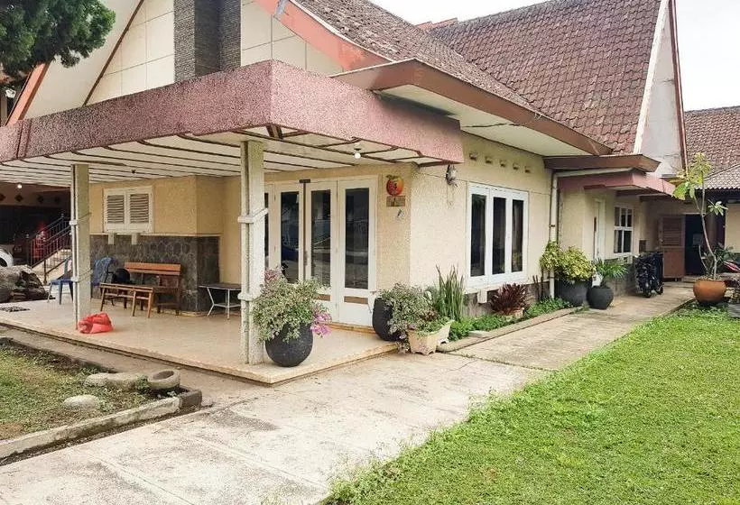 Hotelli Oyo 90138 Dear Darlin Villa  Family Stay