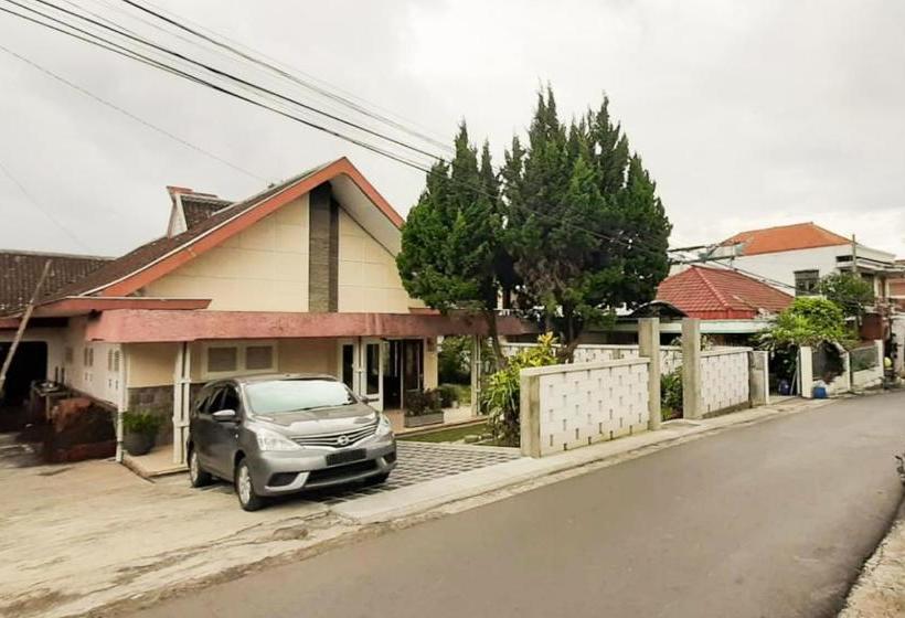 בית מלון כפרי Oyo 90138 Dear Darlin Villa  Family Stay