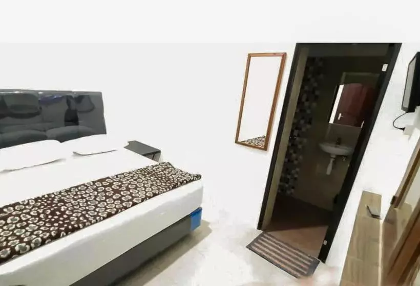 Hotelli Oyo 90138 Dear Darlin Villa  Family Stay