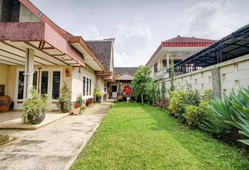 Hotelli Oyo 90138 Dear Darlin Villa  Family Stay