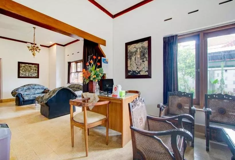 Hotelli Oyo 90138 Dear Darlin Villa  Family Stay