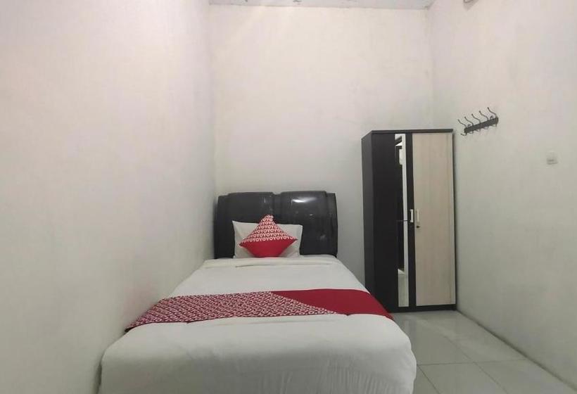 בית מלון כפרי Oyo 90157 Griya Andon Syariah