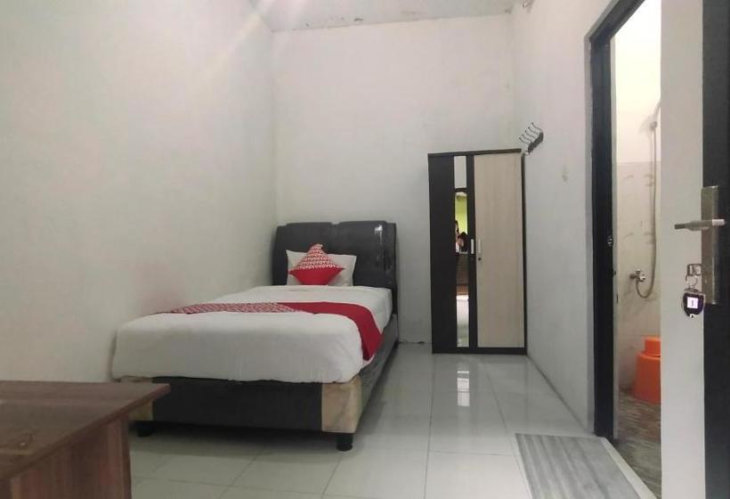 בית מלון כפרי Oyo 90157 Griya Andon Syariah