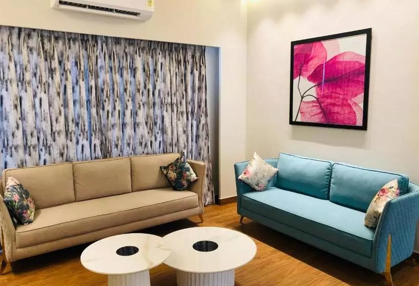 ホテル Resort Krishna Vaibhav