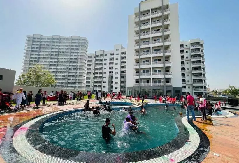 ホテル Resort Krishna Vaibhav