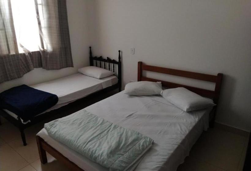 בית מלון כפרי Santin