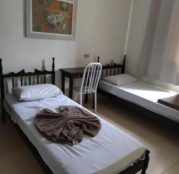 בית מלון כפרי Santin