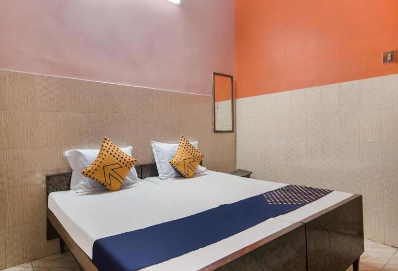 בית מלון כפרי Spot On 75742 Sri Devi Lodge